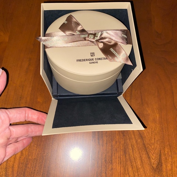 Frédérique Constant Women’s Watch - Picture 7 of 13